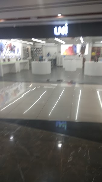 UNI - Apple Store Eva Mall - Vadodara